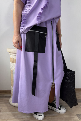 Fialková sukňa s vreckami